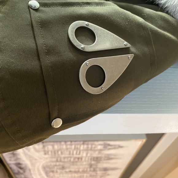 Authentic Moose Knuckles bomber M in ladies - Picture 3 of 6